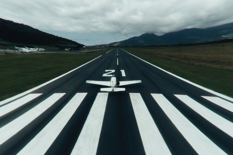 Qual è l'arco di tempo a disposizione per il decollo di un'aereo?