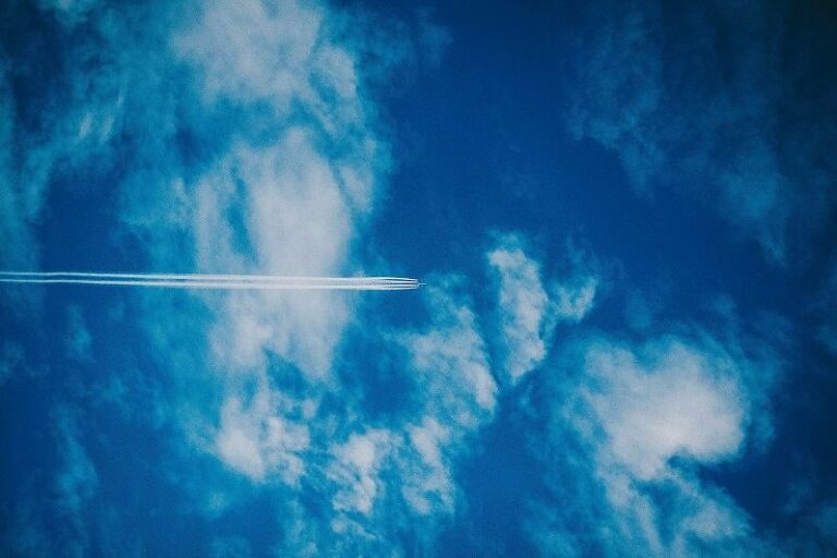 Qual è l'altezza massima che può raggiungere un aereo di linea?