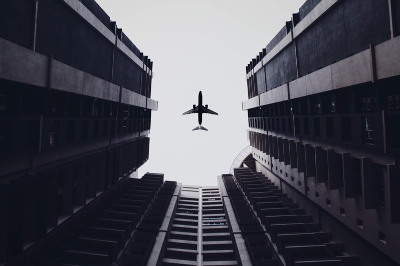 Quali sono i fattori che determinano il salario di un pilota d'aereo?