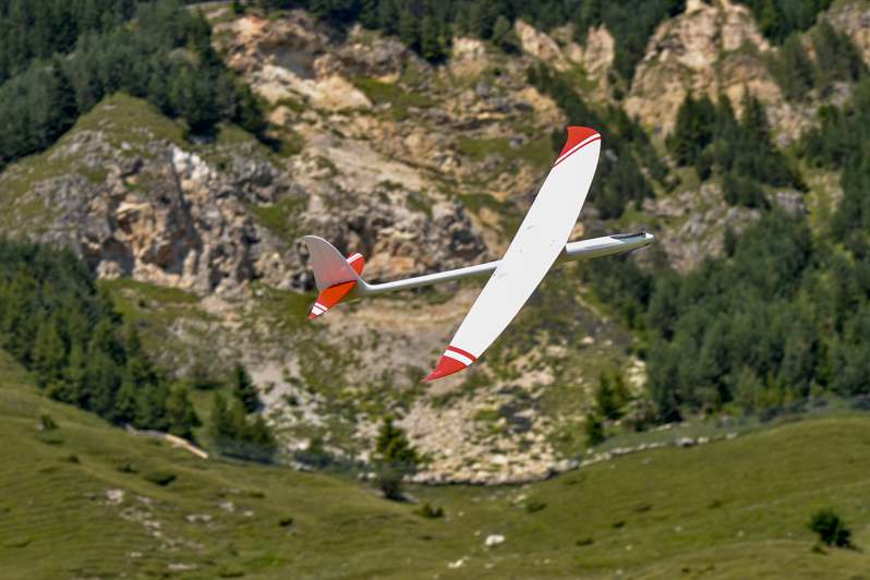 Il volo dell'aliante viene definito volo a vela perché paragonato allo sport della vela