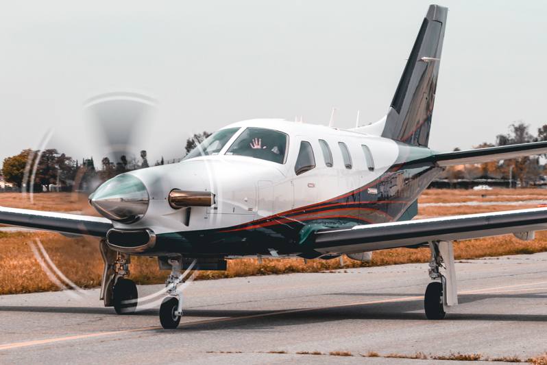 Questa licenza permette di pilotare vari velivoli per interesse personale