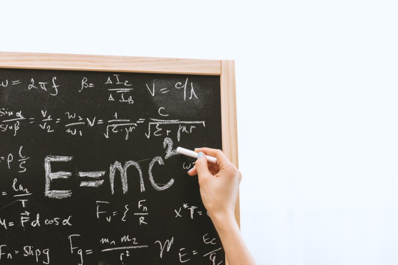 Chi non ha un diploma di scuola superiore, dovrà superare un test di matematica, fisica e inglese.