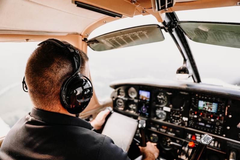 Il miglior corso di radiotelefonia aeronautica: riconoscerlo